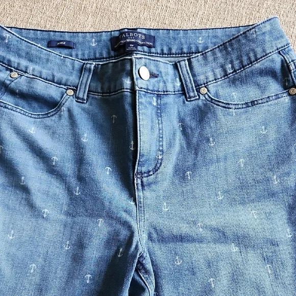 TALBOTS SIMPLY FLATTERING COLLECTION Blue Denim Jeans with Anchor Print. SIZE 8p - Picture 2 of 7